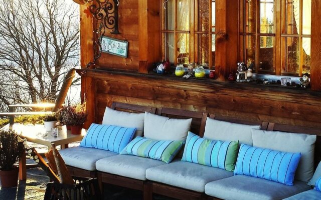 SwissHut B&B