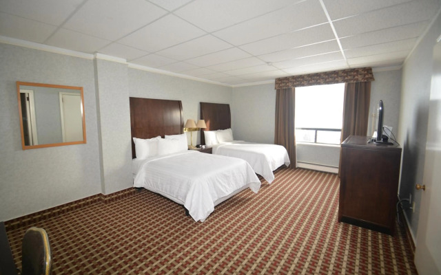 Prince Arthur Waterfront Hotel & Suites