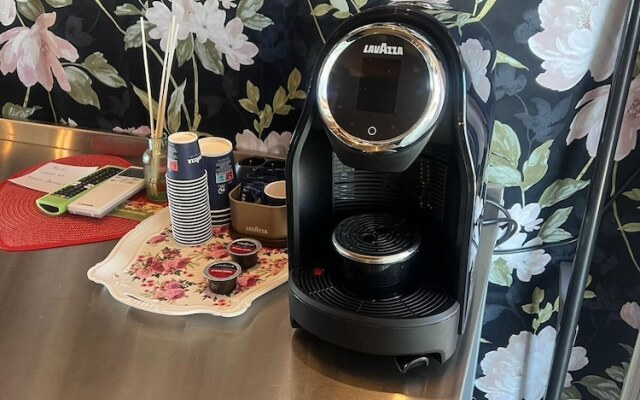 Room in Studio - Studio Apartment With Kitchen in one Room