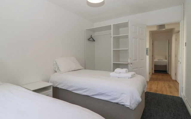 Harcombe House Bungalow Pet Friendly With Wet Room