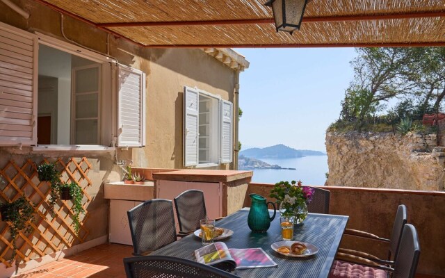 Hedera Estate, Hedera A30