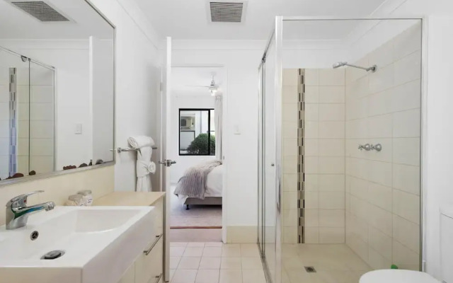 Perfect Location 2BR 1bth - Beckenham