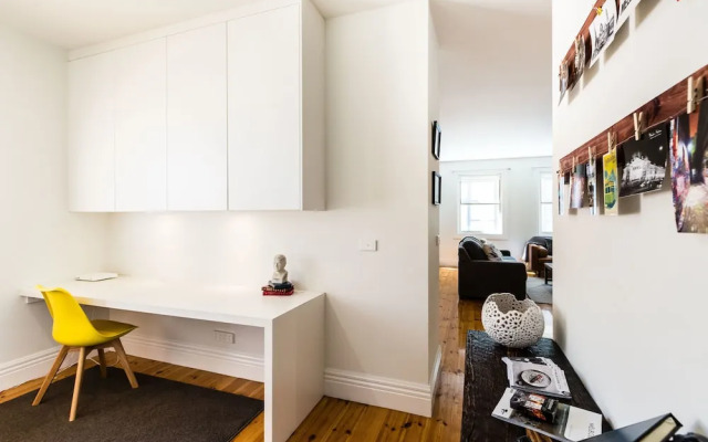 AERIN, 2BDR Melbourne Apartment