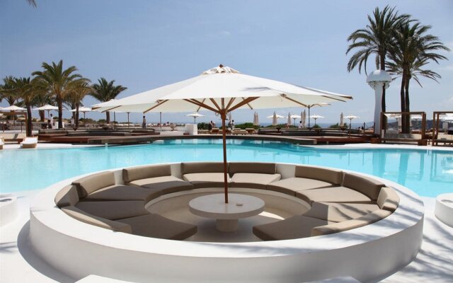 Destino Pacha Ibiza - Adults Only - Entrance to Pacha Club Included