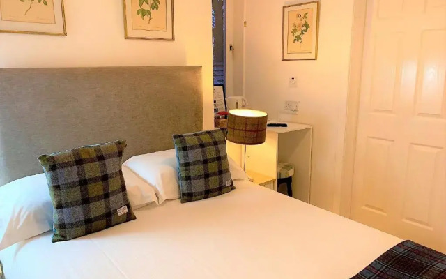 Torrs Warren Country House Hotel