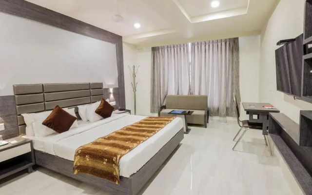 OYO Rooms High Court SG Highway