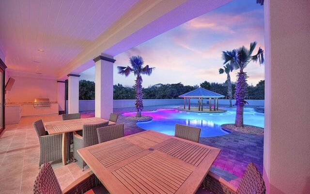 Neptune's Nest by Five Star Properties