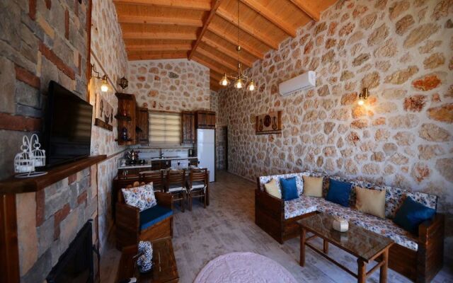 Villa Selen by Akdenizvillam