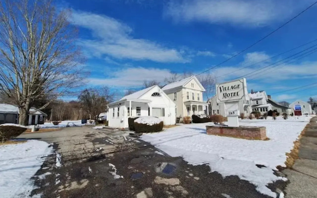 Village Motel By OYO Clinton