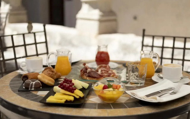 Hotel San Antonio El Real