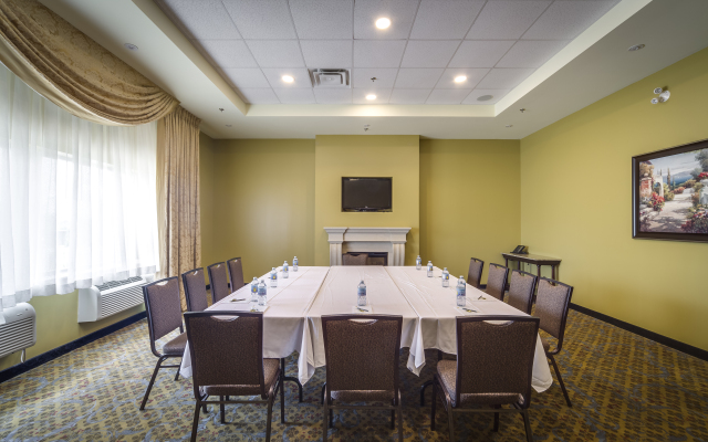 Monte Carlo Inn & Suites Downtown Markham