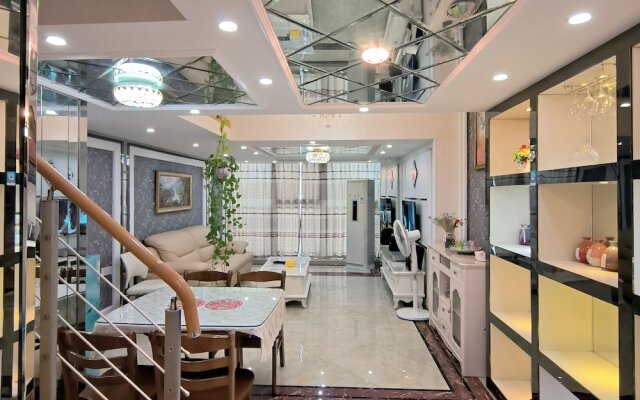 Railway Station Splendid Elegant Apartment