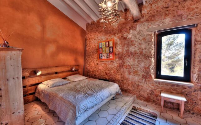 Beautiful Character House With Private Pool and High-end Services