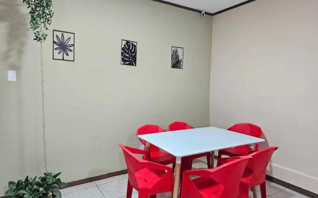 Hostel La Cali Inn