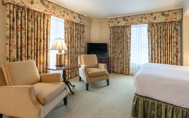 Mayflower Park Hotel