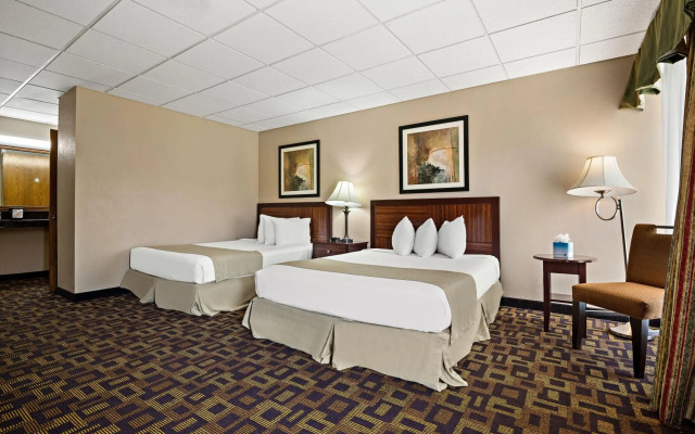 Rodeway Inn McPherson East