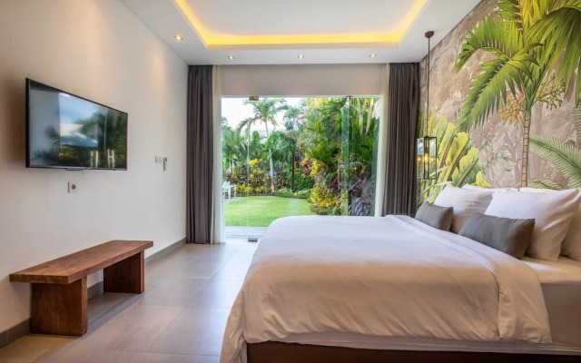 Fabulous Private Villa 4 BR Canggu w staff