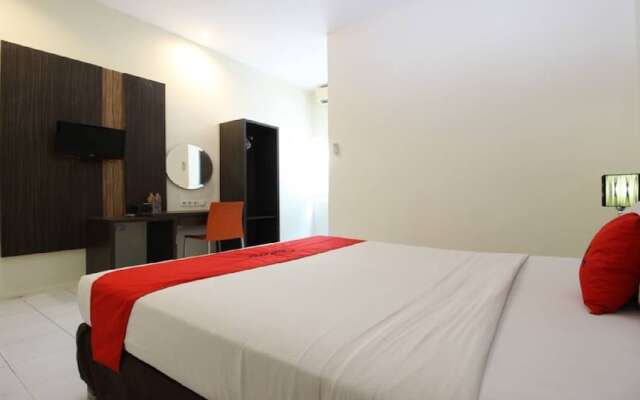 RedDoorz Plus near Keraton Yogyakarta 2