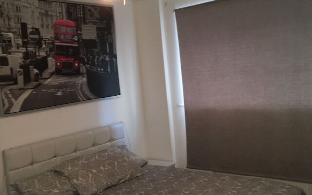 2 Bedroom Flat In Limehouse