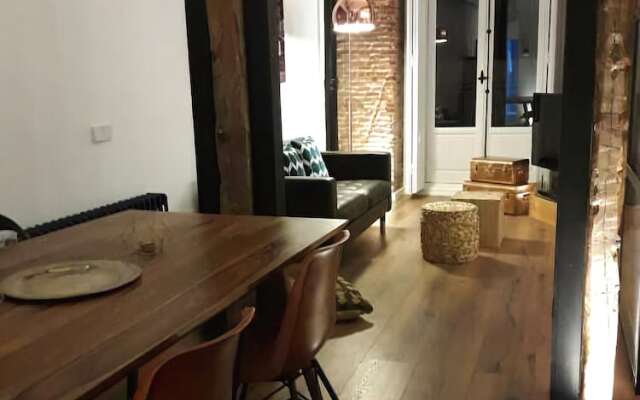 Espectacular Piso de Diseño Junto al Palacio Real