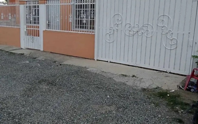 Villa con Piscina en Boca Chica