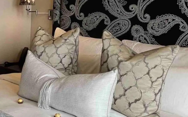 705 Cape Royale Luxury Apartment