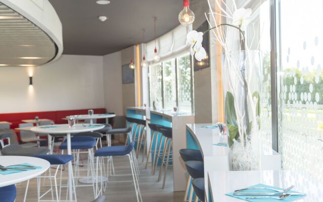 Holiday Inn Express Paris - Velizy by IHG