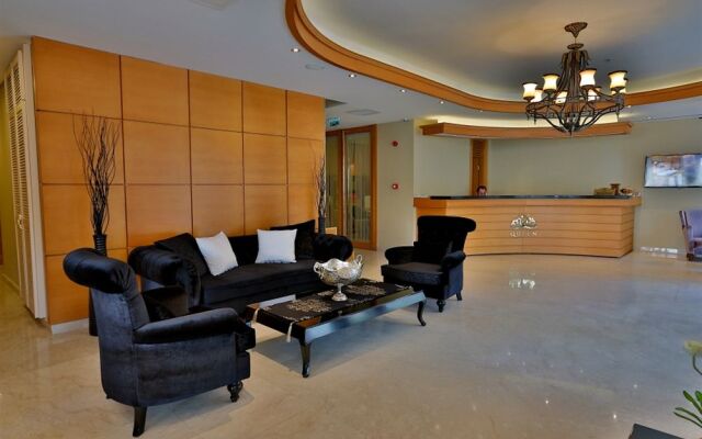 Queen Hotel & Spa