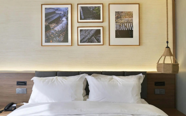 Celebrity Xiangyang Hotel