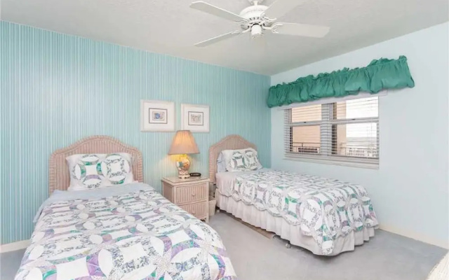 Shores Club 606 - Two Bedroom Condo
