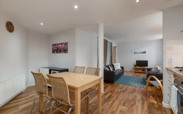 Silver Lining - Grassmarket Apartments