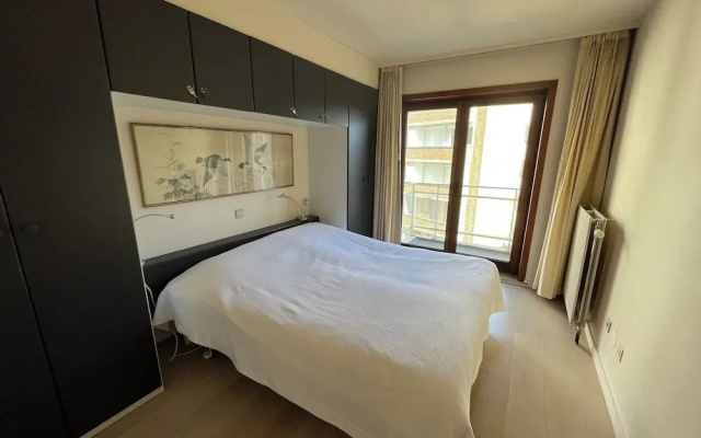 Cozy 4th Floor Apartment