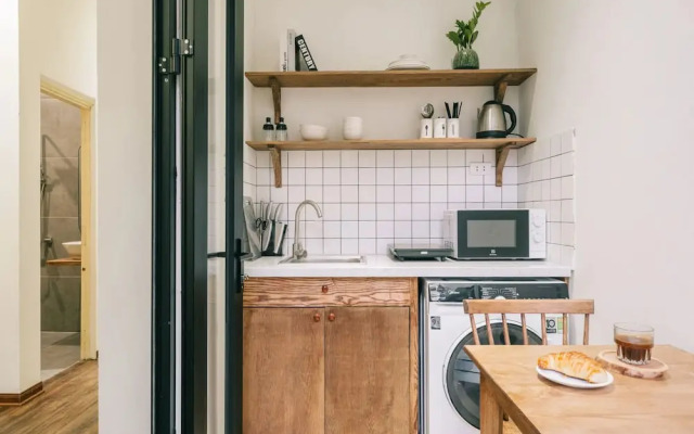 UNIQUE Creative Apartment w ROOFTOP Garden