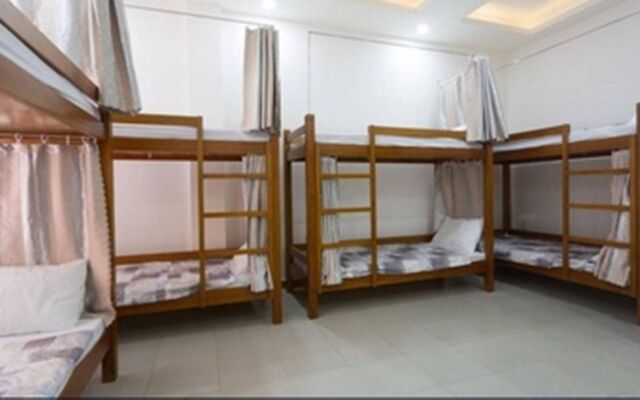 Hachi Hostel