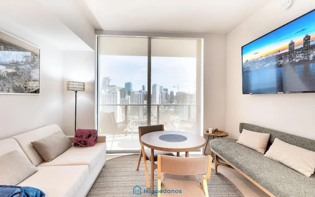Apartment in New Luxury Condo Downtown