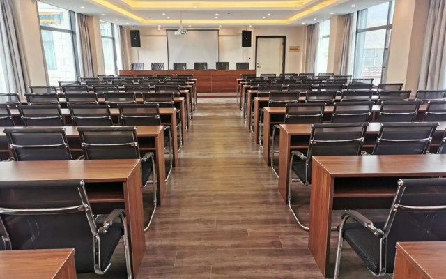 Xana Hotelle (Jokhang Temple at Potala Palace in Lhasa)