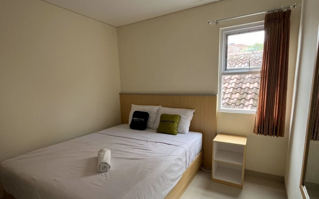 Urbanview Indria Inn Solo by RedDoorz
