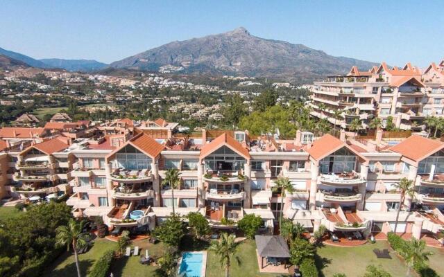 Heated Rooftop Pool Penthouse Views Magna Marbella