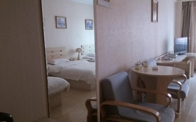 Super 9 Business Hotel