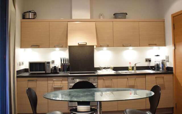 Minimal Studio With Views Over Battersea Park