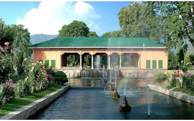WelcomHeritage Gurkha Houseboats