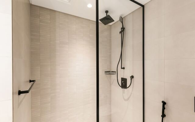 Driven Holiday Homes Marquise Square