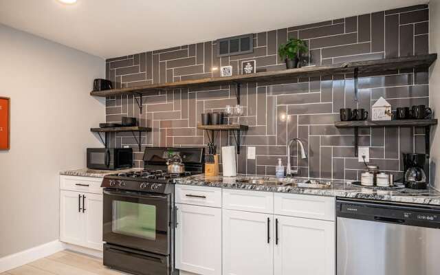 ATL Downtown 2BR with Free Parking Gym