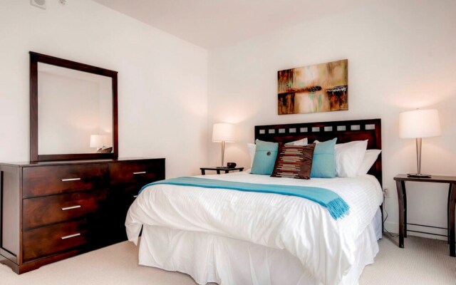 Global Luxury Suites University Circle