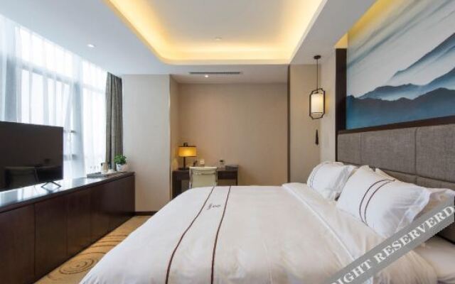 Jinhe Hotel