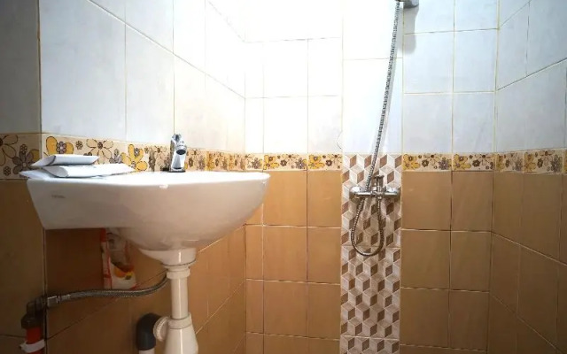 Oyo 2038 Jasmine Guest House Balikpapan