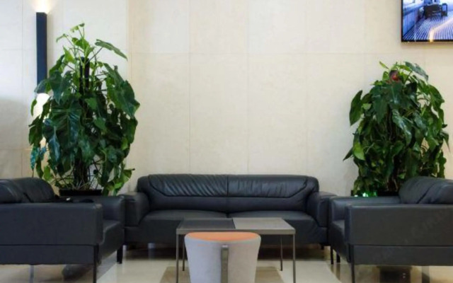 Baishichang Longquan Hotel (Urumqi International Grand Bazamin Street)