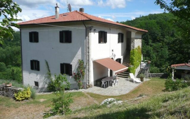 Casa Pastano, Stunning Farmhouse in Italian Hills