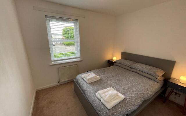 Beautiful 2-bed Apartment in Renfrew