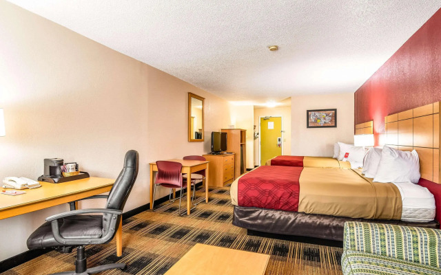 Econo Lodge at Wanamaker